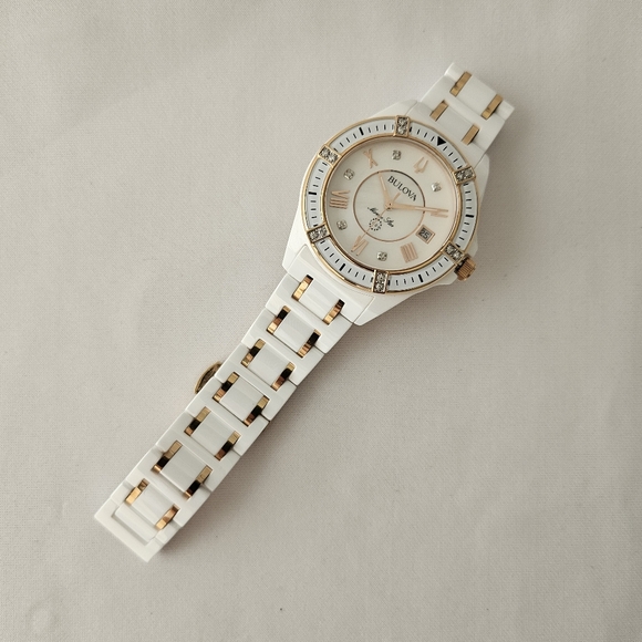 White Ceramic Watch with Gold Accents - Picture 3 of 6